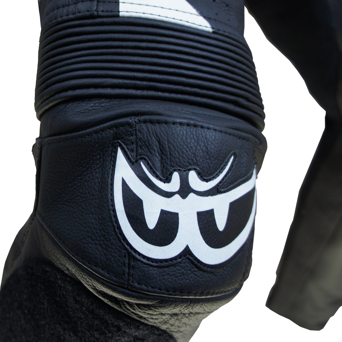 LS1-171334-BK ALL BLACK BERIK RACINGSUITS