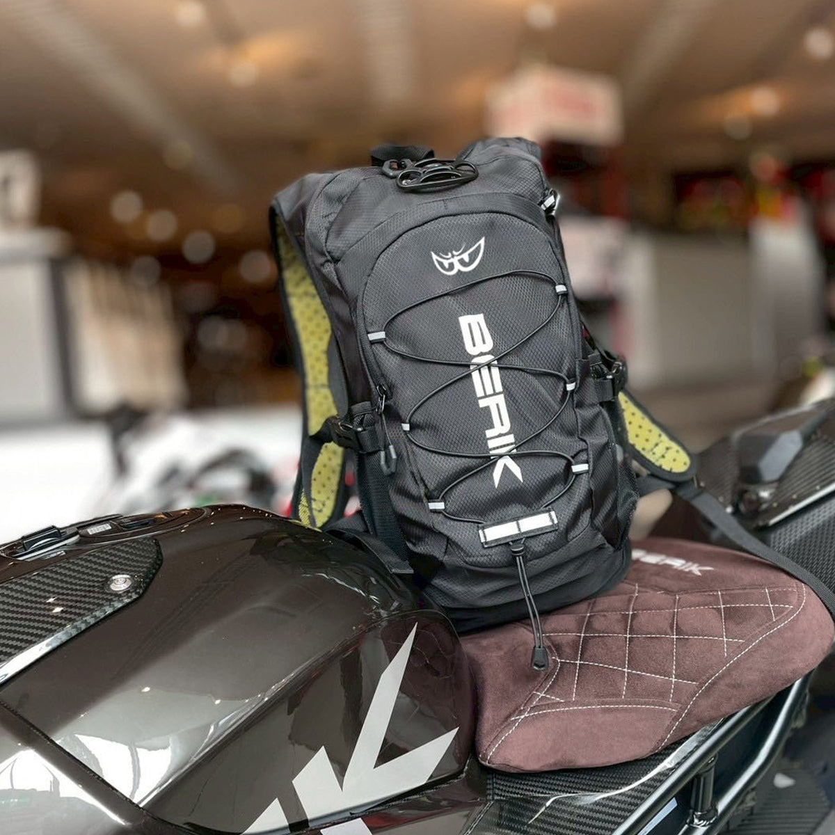 B-218101-BK GIVE CASUAL BACKPACK
