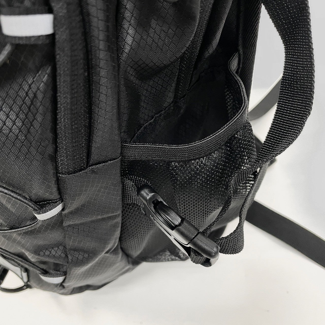 B-218101-BK GIVE CASUAL BACKPACK