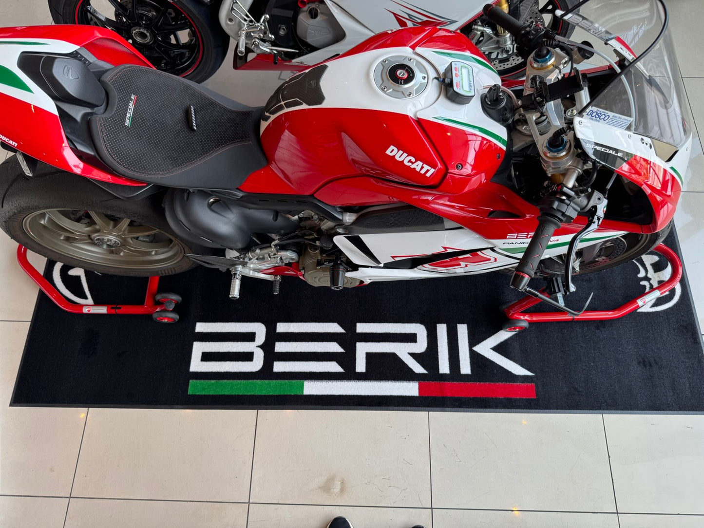 BERIK レーシング フロア メンテナンス ガレージ マット ベリック