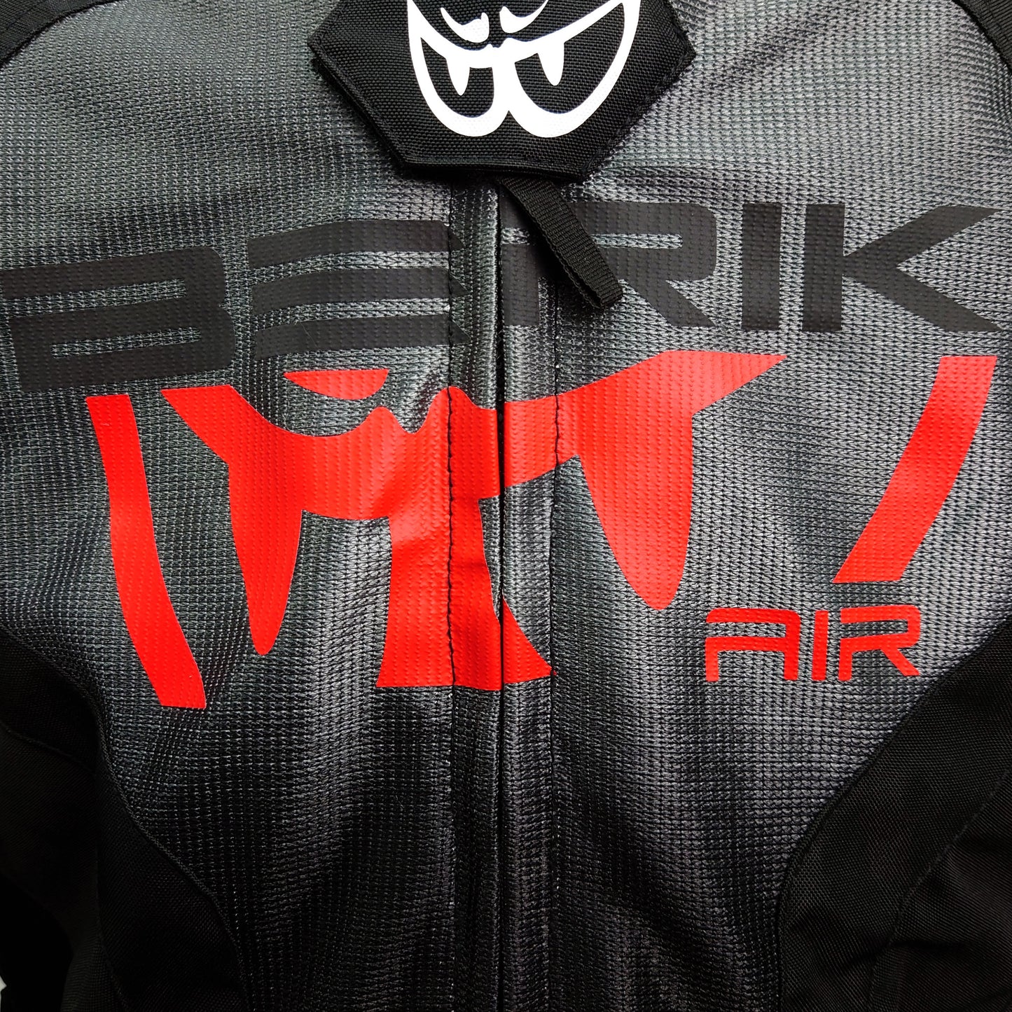 NJ-233317GR-BK BLACK/GREY/RED BERIK MESH JACKET