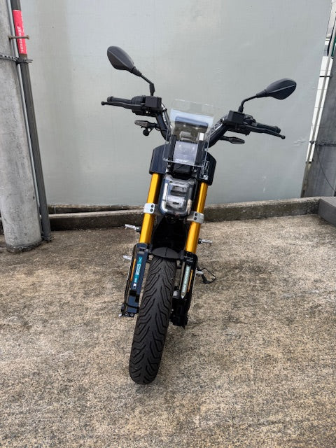 BMW CE02 電動バイク E-BIKE　ETC　ドラレコ　急速充電器　