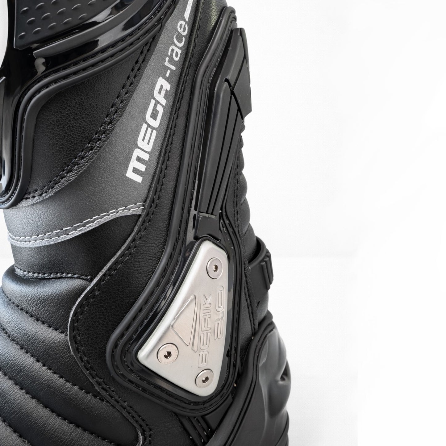 BOT-1563-BK ALL BLACK BERIK RACINGBOOTS