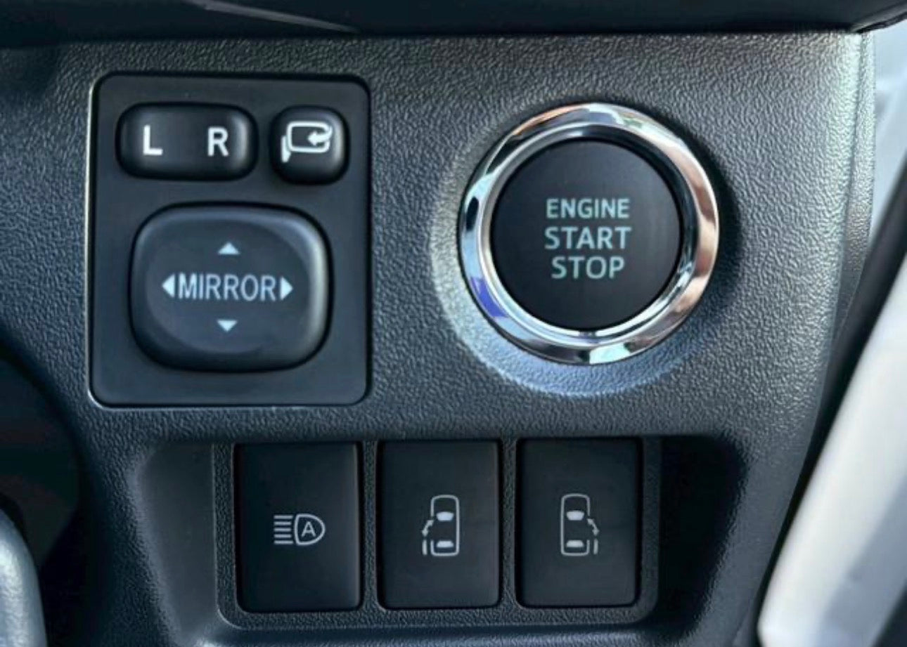 トヨタハイエースダークプライムS　新車登録未使用車 ディーゼルターボ　トランポに