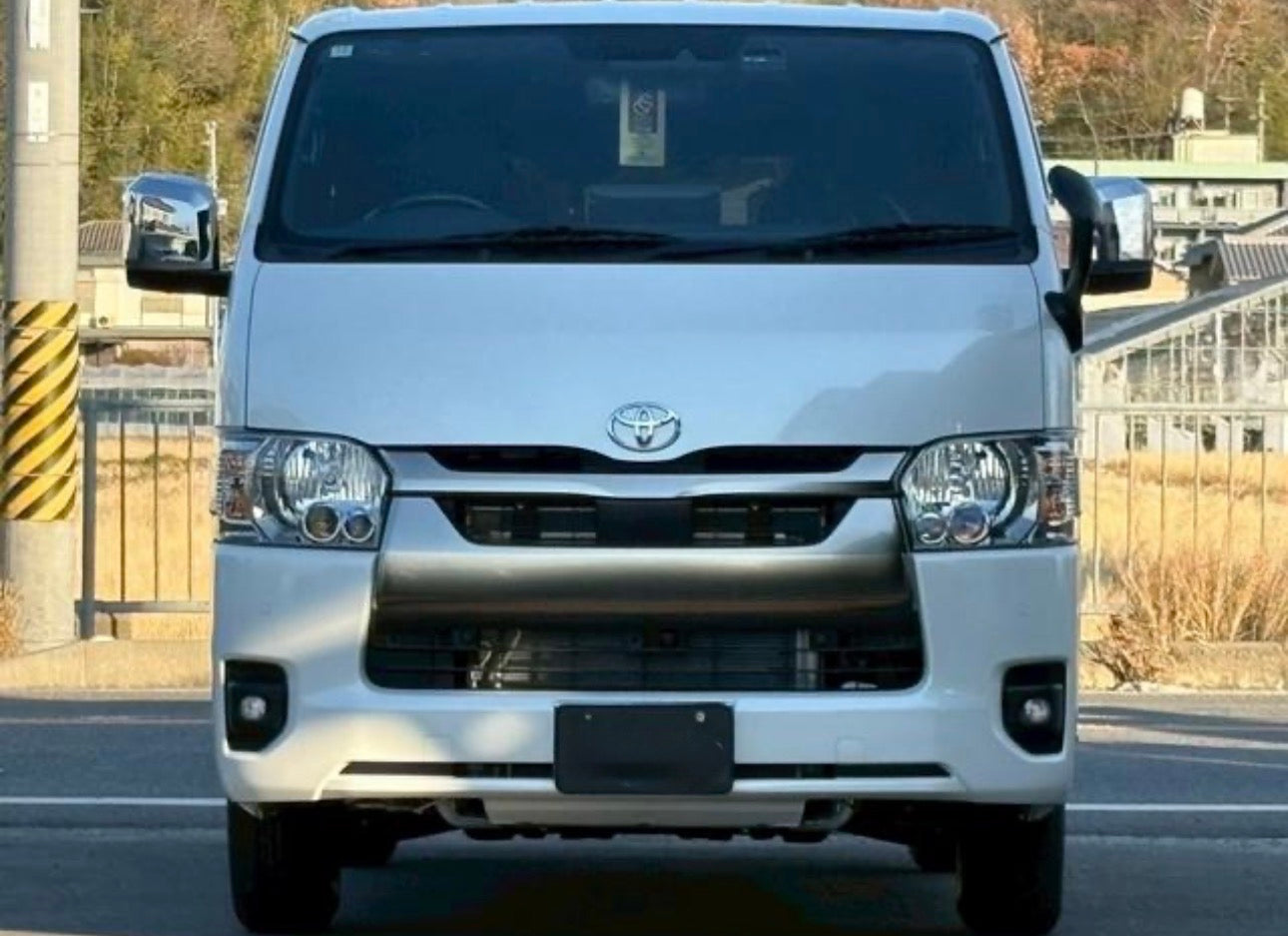 トヨタハイエースダークプライムS　新車登録未使用車 ディーゼルターボ　トランポに