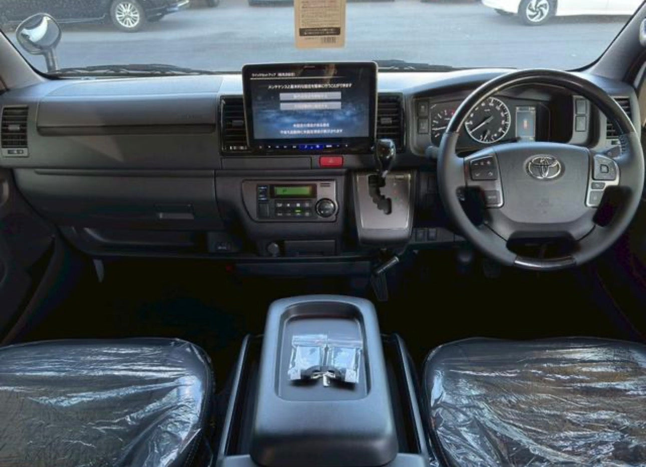 トヨタハイエースダークプライムS　新車登録未使用車 ディーゼルターボ　トランポに