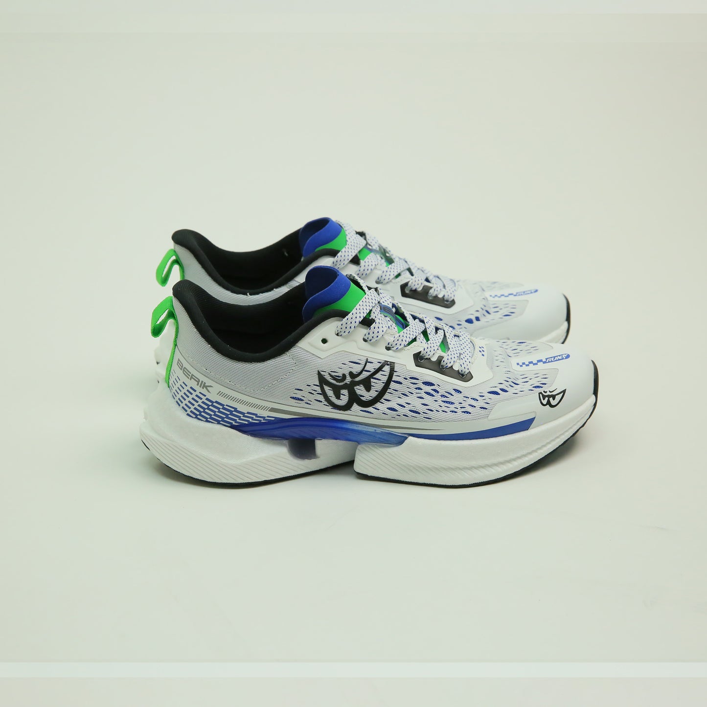 R4-RACE WHITE/BLUE BERIK SNEAKER SHOE