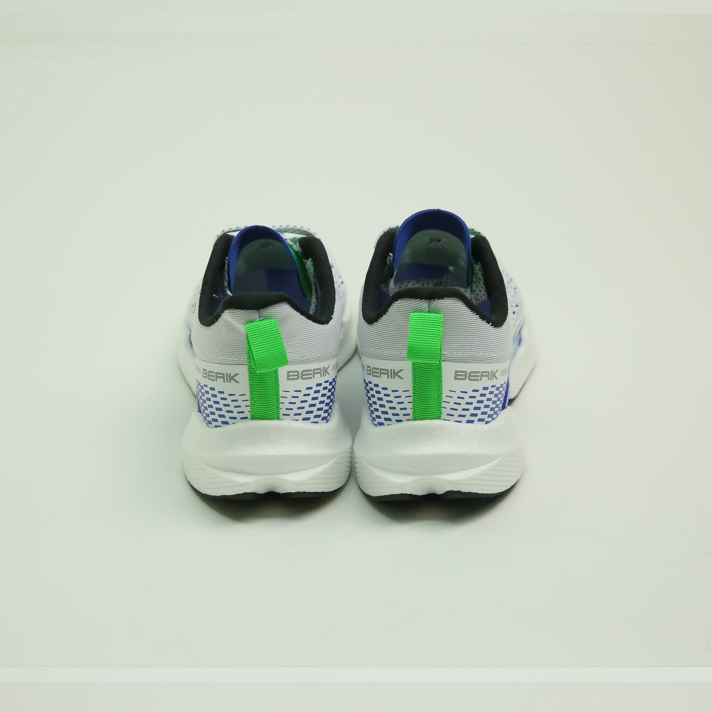 R4-RACE WHITE/BLUE BERIK SNEAKER SHOE