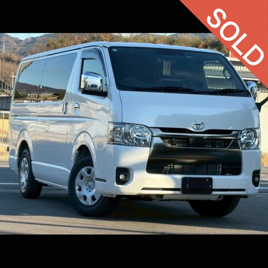 トヨタハイエースダークプライムS　新車登録未使用車 ディーゼルターボ　トランポに